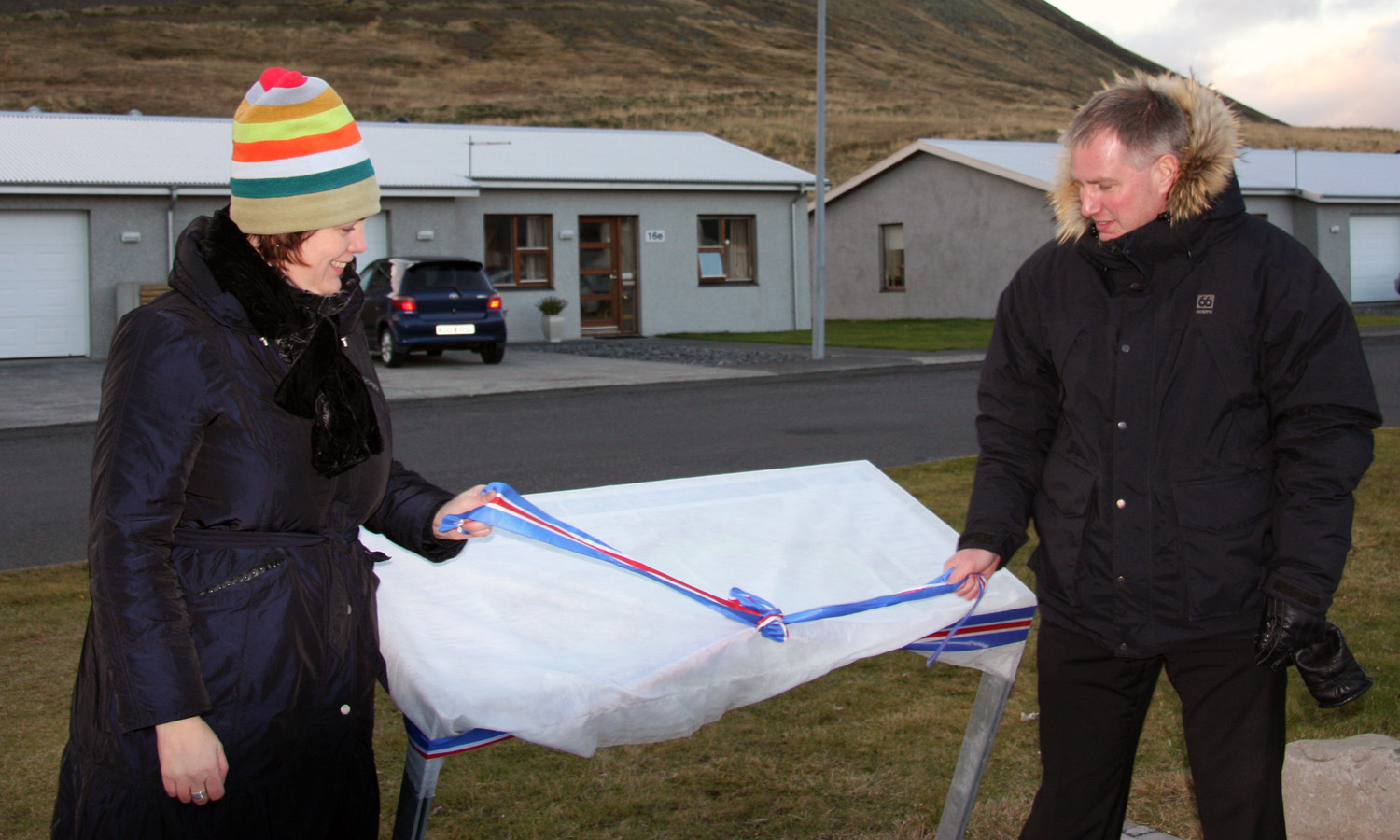 Svandís Svavarsdóttir umhverfisráðherra og Kristinn Jónasson, bæjarstjóri í Snæfellsbæ.