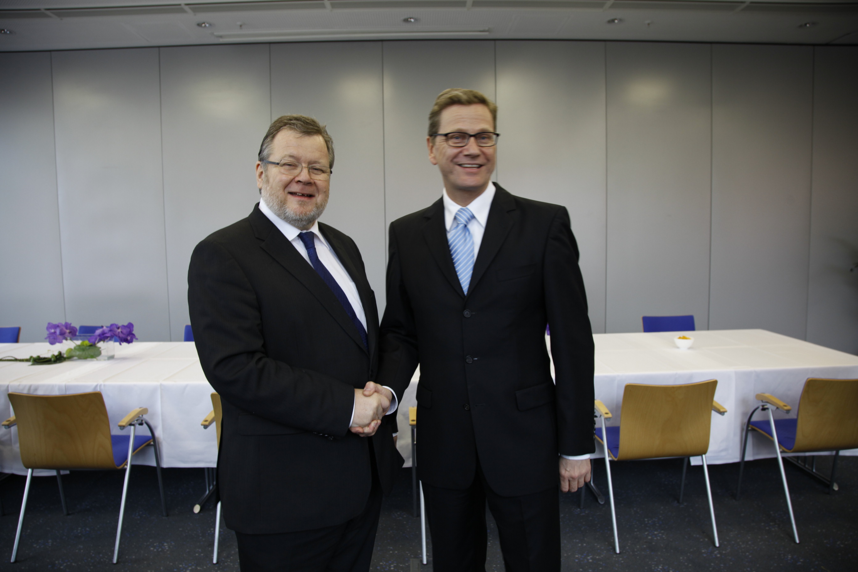 OS-og-Westerwelle-okt-2011