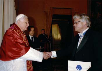 Stefán Lárus Stefánsson, sendiherra, og Benedikt XVI páfi