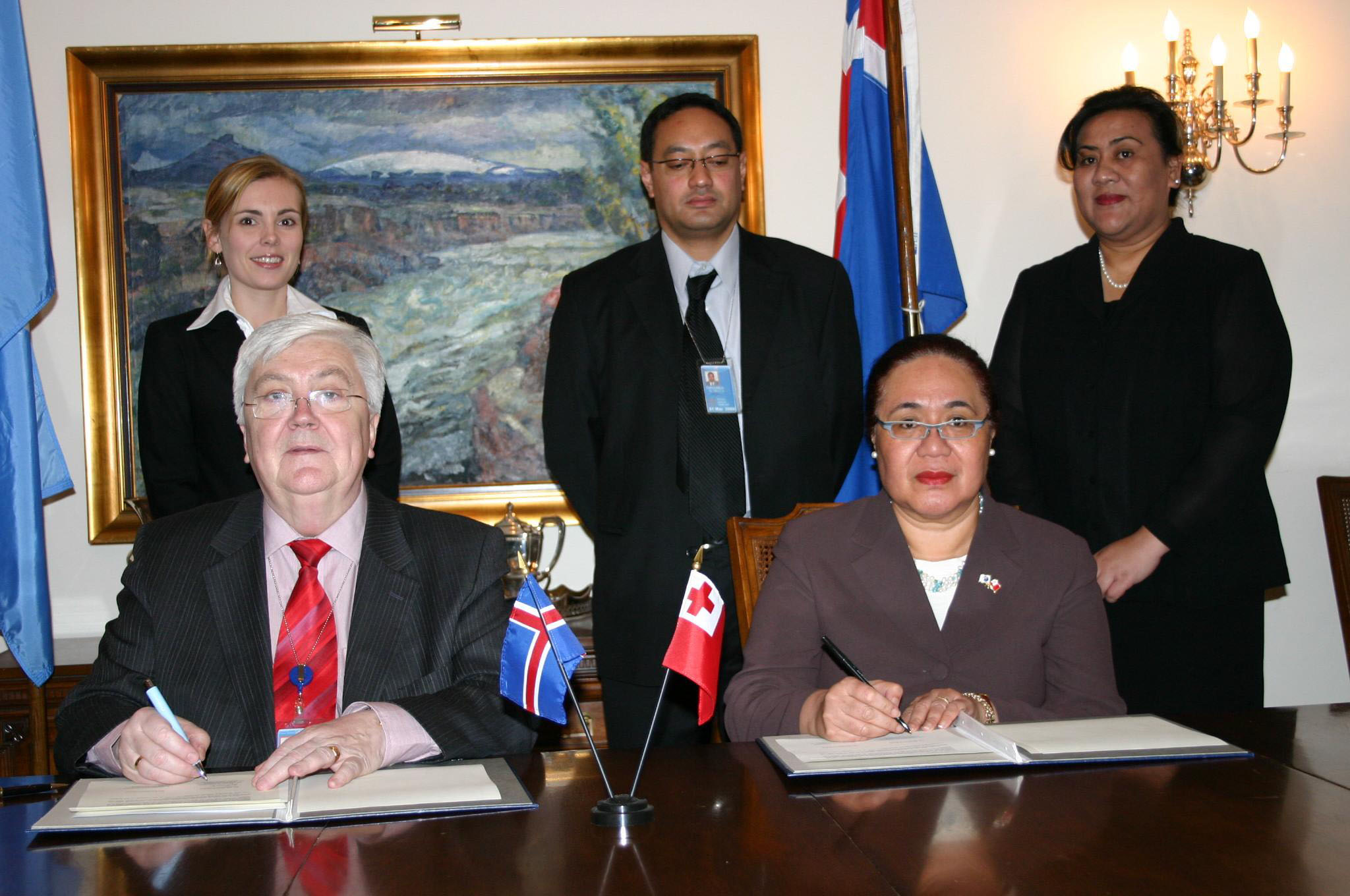 Stofnun stjórnmálasambands við Tonga