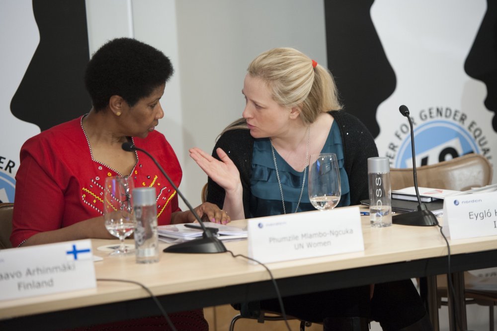 Phumzile Mlambo-Ngcuka og Eygló Harðardóttir /Mynd Heidi Orava norden.org